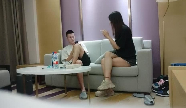 牛屌探花约00后大学生兼职 172cm 大长腿 又白又细真极品 甜美温柔模特身材