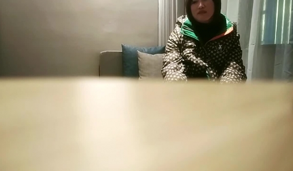 【良家故事】，泡良最佳教程，同时四个人妻在线聊，选妃般约炮，做爱疯狂饥渴，找寻难得的激情