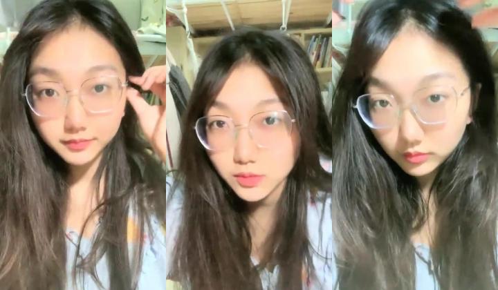 推荐！正宗大学生~【小野猫】，趁着室友不再，宿舍脱光给大哥们看看，眼镜妹反差婊，菊花鲍鱼吸引人