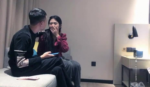 战狼行动探花黄先生上场甜美性感红裙妹子，近距离拍摄摸逼口交大力抽插猛操