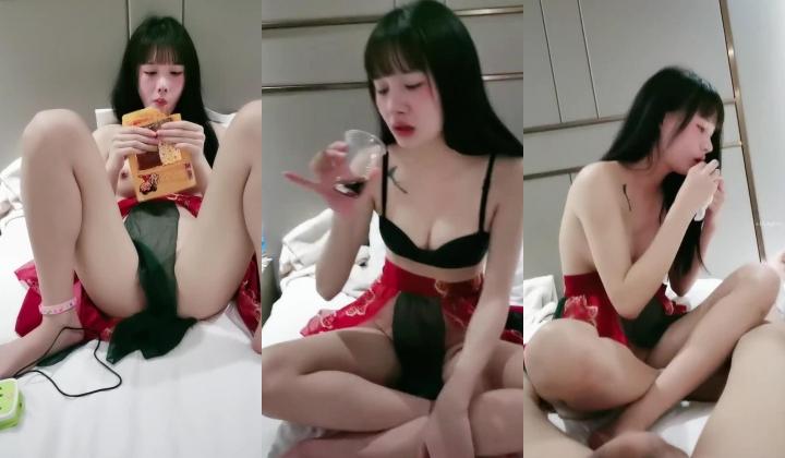 极品小仙女两天又被干了好几炮~【蜜桃呀】三个洞都失守~心痛啊！三个洞全都不放过！~！