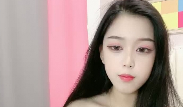 大眼网红脸女神，超级模特身材全裸自慰，热舞掰穴自慰