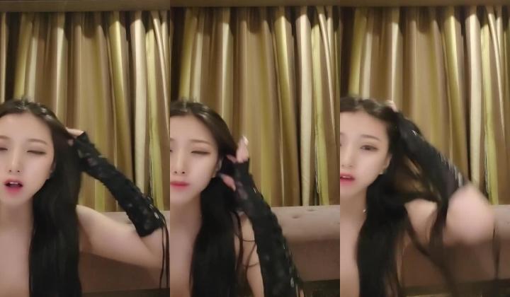最近超火高颜值绿女神播下海 模  淫荡本性大爆发与榜友纵欲无度一夜七次郎，母狗女神M属性渴望被调