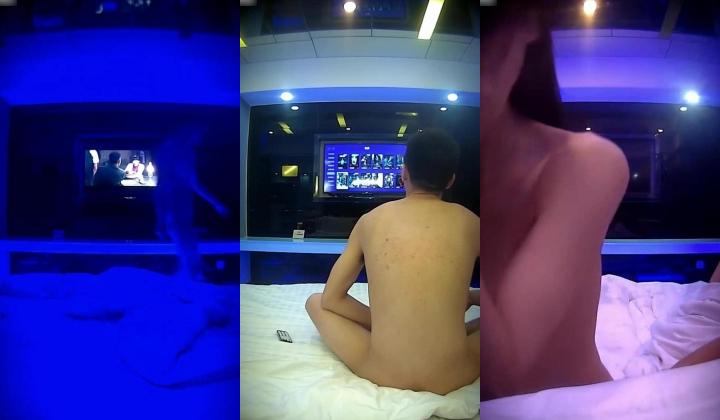 长相胜过女明星的漂亮连衣裙美女操逼方式真独特,躺在男人身上从下面操,高潮的淫叫和动作看的让人受不