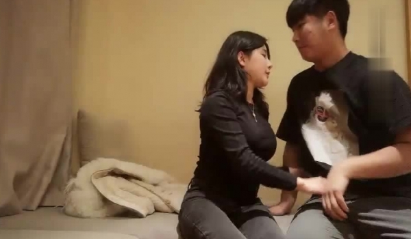 小宝寻花约了个肉肉身材长相甜美黑衣萌妹啪啪，坐在身上舌吻调情口交摸逼抽插猛操