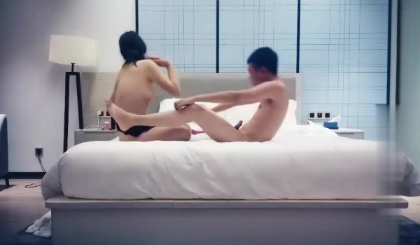 9总全国探花第二场黄先生代班丰满少妇，穿上情趣装先振动棒玩弄，口交乳交猛操呻吟娇喘