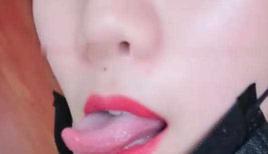颜值不错主播蜜蜜呀直播大秀 身材苗条穿着情趣内衣 自慰大秀