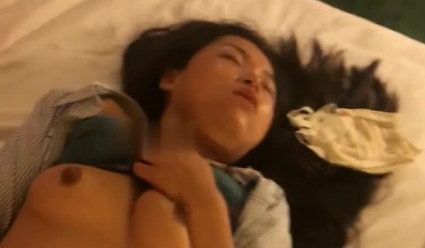 灌醉迷翻已婚女同事 ️带回酒店换上丝袜高跟各种虐玩