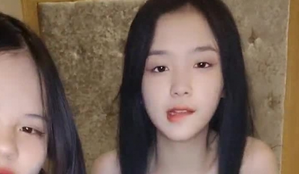 南宁表妹-18岁梦涵 ️：今晚小P孩拼了命练习，两小时狂射了三次，还是逃不过三分钟啊 ，梦涵被腹