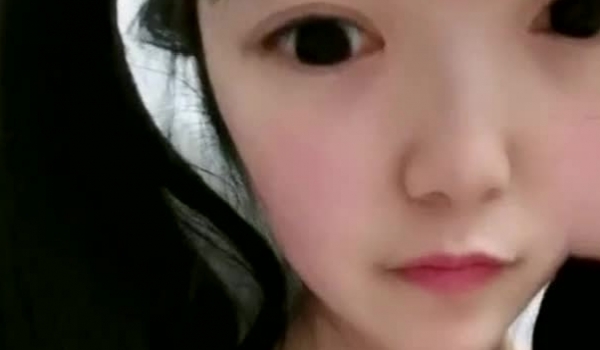 双马尾大眼萌妹子无毛肥逼和炮友啪啪，特写抽插口交后入大屁股呻吟娇喘非常诱人