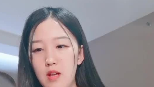 颜值不错美女主播柠檬 穿着情趣内衣直播大秀 激情自慰