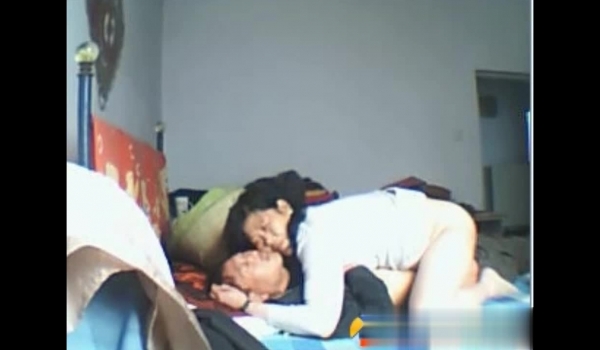 珍藏—电脑肉鸡偷开摄像头远程私密录 露脸夫妻做爱口交，真实性生活大曝光