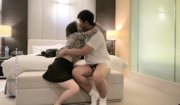 新角度换视角求突破，【小宝寻花】门票138，返场甜美超嗲小仙女，肤白貌美温柔乖乖女，骚穴欠干收藏