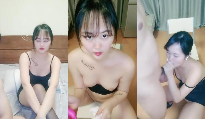 漂亮单身美女下海操逼秀，吊带背心黑丝袜，站立抽插肥穴，从下往上视角拍摄撞击