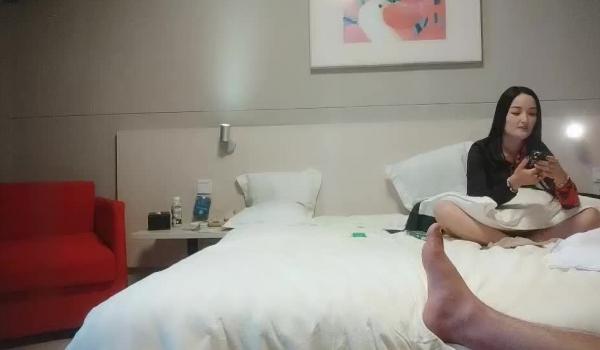 《老胡探花搞良家》4月28偸情特会撒娇特会叫骚的让人受不了的人妻月经来了也要做娇喘说进来我受不了