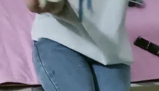 【大叔寻欢】帆布鞋 牛仔裤 白T恤 学生妹青春活力 白嫩鲍鱼水声潺潺 调情啪啪温柔顺从