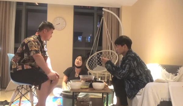 泡良大神，万花从中过，【91约妹达人】未流出完整版，饮酒作乐，酒店里活色生香操屄不停