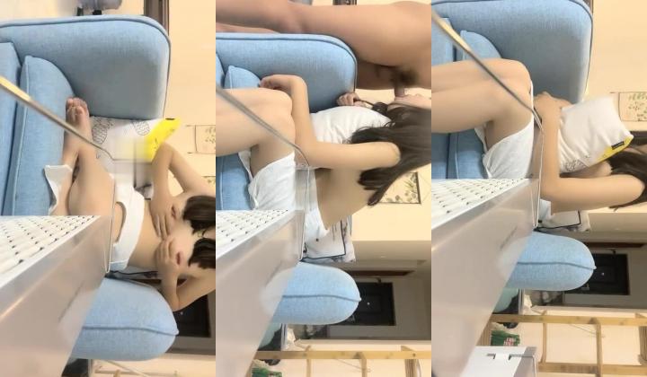 新人~19岁学妹~【琪琪不吃饭】罕见闺蜜出镜 第一次含羞操完扒开逼的一瞬间 逼逼通红通红的