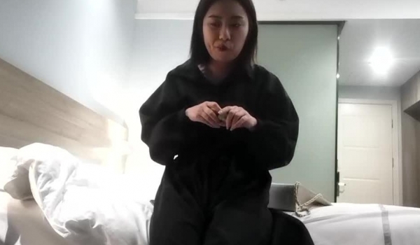 【屌哥全国探花】小少妇，女人味十足，态度颜值身材均达标，圆润翘臀撅起正对镜头