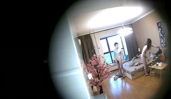 最新主题酒店偷拍高挑气质御姐被大屌男友猛力暴插,女的身材暴好