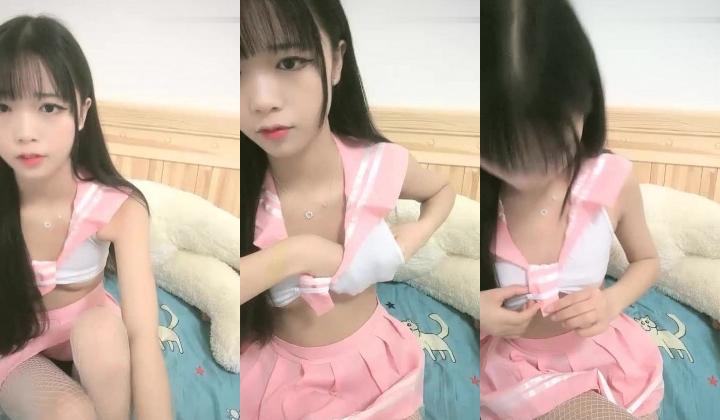 艳艳长沙长相清纯甜美嫩妹子小尺度自慰，情趣装网袜露奶揉搓特写跳蛋震动