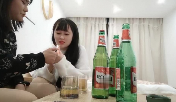 换妻探花 换妻复出创精品巅峰佳作00后新婚小情侣第一次体验换妻
