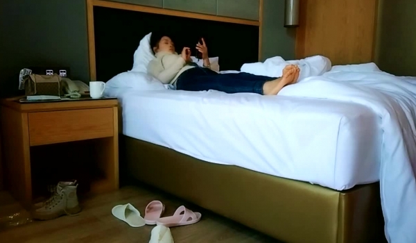 泡良最佳教程【良家故事】人妻出轨，背叛老公的感觉品尝新鲜大鸡巴的刺激，让她欲罢不能爽歪歪