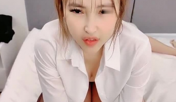 酒店换妻多人淫乱！玩别人的老婆就是爽啊！女主很骚很好看，身临其境，强烈推荐！