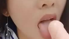 精品推荐 长得很漂亮的美女穿着制服自慰大秀 小穴很漂亮