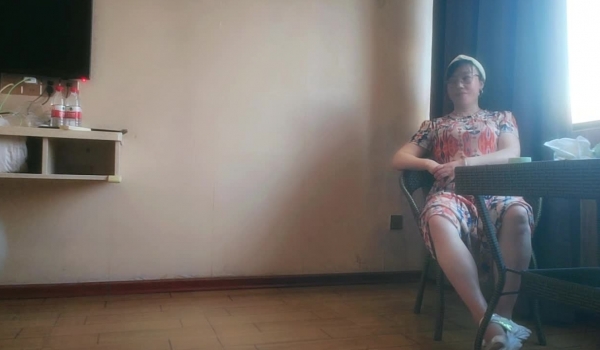 【良家故事】偷拍中年良家妇女收割，人妻纷至沓来，现在喜欢一夜情的姐姐真是多
