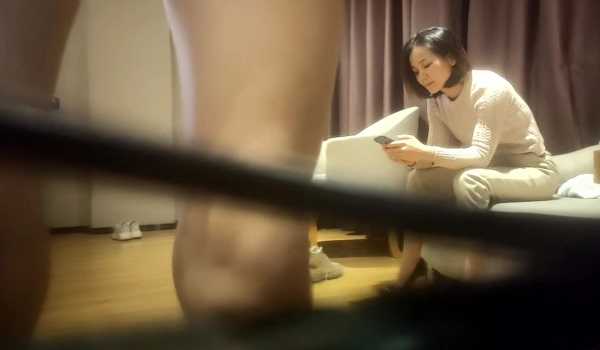 【胖子传媒工作室】美容院工作良家少妇，搞舒服了再来一炮，大长腿高跟鞋骑乘打桩