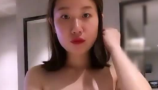 大学生兼职女主播和眼镜男同学开房自拍 扛大腿狠干射一次