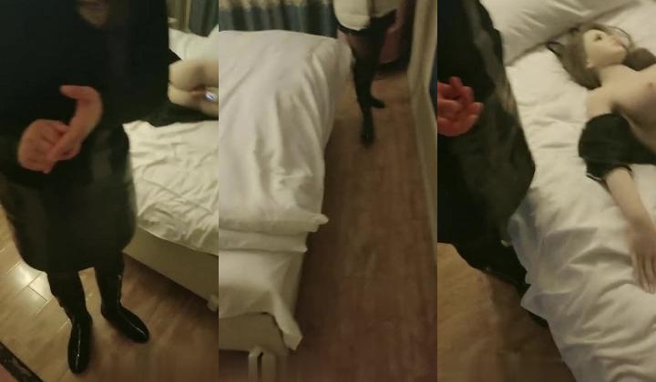【全国首家性爱娃娃体验馆】体验爆乳充气娃娃紧穴 干完充气娃娃对黑丝经理起色心 强推爆操出白浆
