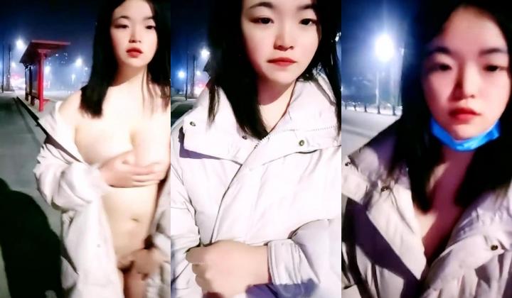 【户外】【茜茜小母狗】合集，户外露出刺激，高速公路，公交车站，男厕所~玩的就是心跳