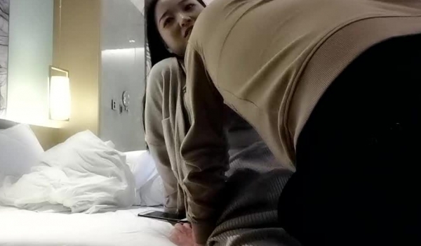 【屌哥全国探花】酒店偷拍漂亮温柔小少妇，甜美健谈配合度高，饥渴懂男人好似情侣偷情