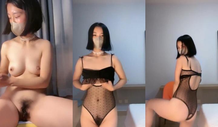 新人！御姐下海！好骚好漂亮~【兔子追乌龟】，牛仔裤小少妇，来了一段科目三，跳得不错，看得人瞬时秒