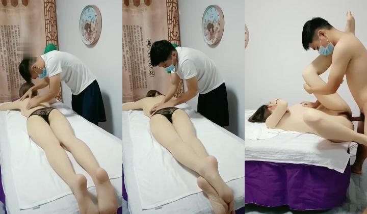 私密养生按摩馆超顶极品美女寻刺激 说好的嘴巴只用来吃饭边吃鸡巴边给老公打电话 被操欲仙欲死直接叫