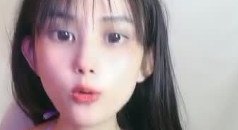 ️雪梨00年野喵 ️街边野花香，清纯小太妹，有混血儿的味道，别看人很骨感，乳摇娇喘瞬间震撼到你！