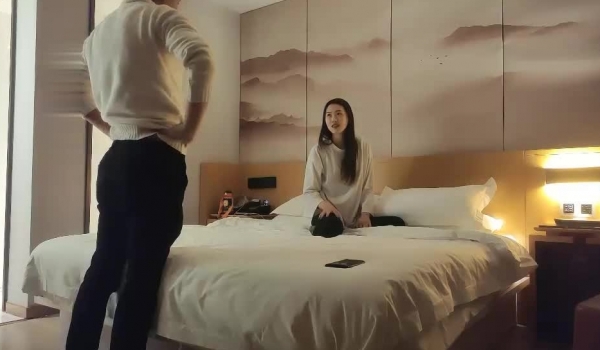 壹屌探花第二场约了个黑色外套苗条妹子，深喉口交舔奶骑坐后入大力猛操