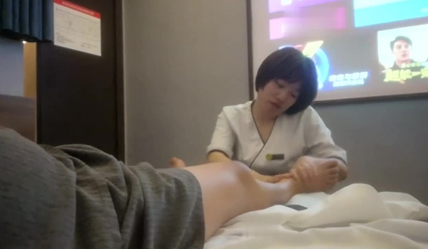 【老王1探花】偷拍 真实攻略女技师 3天多女磨蹭