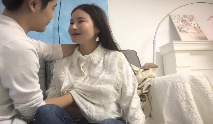 ️对话很有意思，饥渴小伙约炮声音很嗲的熟女姐姐，无套多个体位肏到尖叫，暴力颜射，爽死