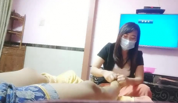 一代炮王，疯狂的做爱机器，【山鸡岁月】，加钱500可以无套内射，小少妇风骚无比，大奶子甩起来，满