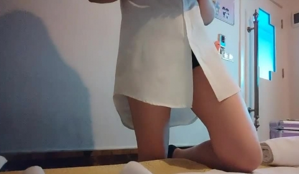一代炮王，疯狂的做爱机器，【山鸡岁月】扫街按摩店，还是收割了好几个大美女
