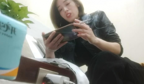 最牛视角站街女偷拍探花《素质嫖客》碰到了硬茬死活不让干的养生馆老板娘200元大保健只让看逼打飞机