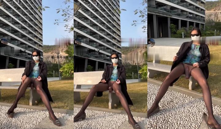 【边走边尿】推特烧婊子 金秘书 最新露出放尿