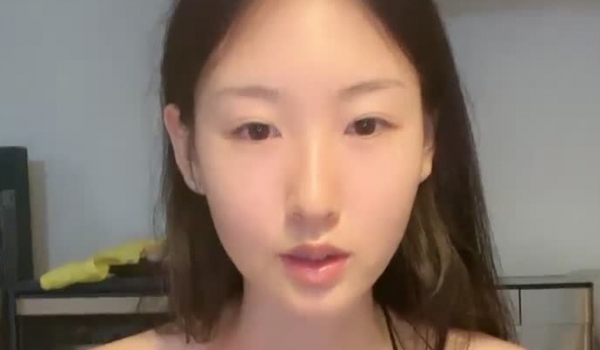 超耐看的东北气质大学女神！168CM身材比例超好，高挑身材 极品长腿美腿 蜜臀！人间尤物，是才女