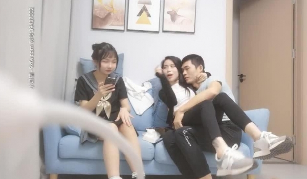 【小陈头星选】约了两个妹子双飞激情啪啪,其中一个背上纹身用力两字,真是太骚太牛逼了