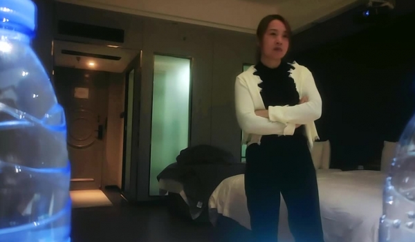 推荐，【良家故事】偷拍 网恋 中年良家妇女收割机~2天1女，人妻出轨，酒店内被操的好疯狂