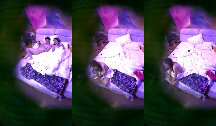 360摄像头情趣酒店霓虹灯房偷拍下班不回家和单位女同事开房激情啪啪饿了叫外卖吃