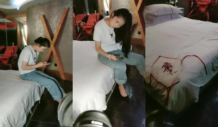 专业色影师，【情趣模特拍摄现场】，重金5000人民币，外约混血模特，现场拍摄，共进晚餐，换上情趣肚兜，中西结合精彩香艳，对白精彩